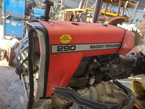 1437-130325-124804-1-PTIMG.jpg Massey Ferguson 265, 275, 290 Motorhaube, Haubenbaugruppe 1672960M93, 1672961M93 – Bild 1