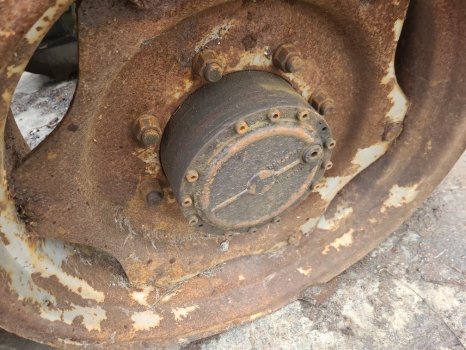 1437-260225-121549-5-PTIMG.jpg Ziemlich gebrauchte Deutz-Fahr DX4.57 VORDERACHSNABBE RHS KOMPLETT 303953, 04386747, 04354203 – Bild 1