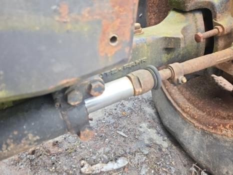 Deutz-Fahr DX4.57 Lenkzylinder 04386757 – Bild 2