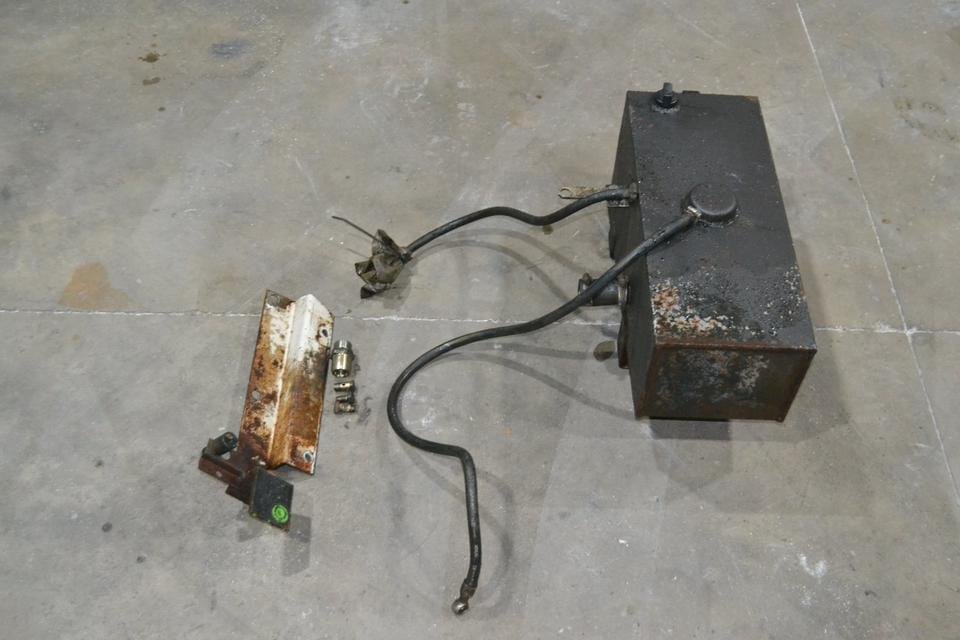 Hulphydraulische olietank voor Deutz DX 6.05  6.10 6.30  4.70  110 120 – Bild 5