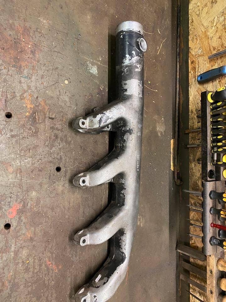 Inlaatspruitstuk voor Deutz F4L912/ F4L913 luchtinlaat – Bild 2