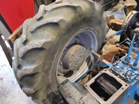 Massey Ferguson 290 op zoek naar reserveonderdelen – Bild 3
