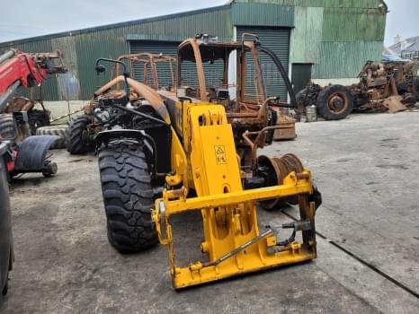 Jcb 542-70 AG op zoek naar reserveonderdelen – Bild 3