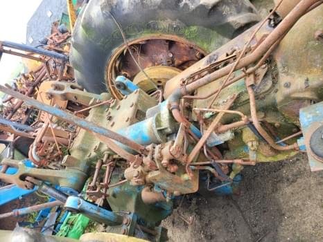 Ford Tw15 op zoek naar reserveonderdelen – Bild 9