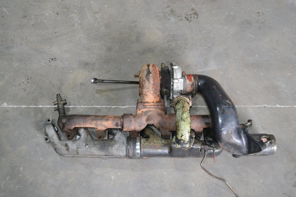 Turbocompressor met uitlaatspruitstuk en inlaatspruitstuk voor Deutz Agrostar 6.31 – Bild 6